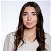Profesora para apoyo general principalmente de niños más pequeños