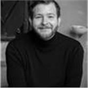 Professeur d'anglais expérimenté spécialisé dans l'enseignement aux enfants neuroatypiques et la formation pour adultes.