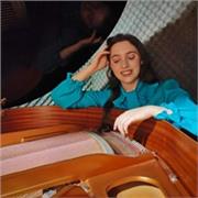 Insegnante di pianoforte AIGAM appassionata di didattica musicale e specializzata nella Music Learning Theory di E. Gordon