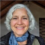 Profesora de español, via internet, muy interesada. Je suis également prête á donner des cours de français