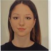 Ofrezco clases de inglés e italiano. Soy una persona paciente. 