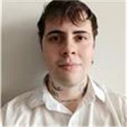 Profesor de inglés da clases desde nivel primario hasta nivel secundario