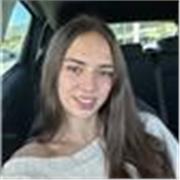 Estudiante de traducción e interpretación en tercer año, hablo inglés, español y alemán fluido.