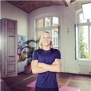 Certified Online Personal Trainer from Berlin, Specializing in Customized Fitness for All Levels 