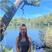 Actriz dicta clases de teatro a niñes de todas las edades