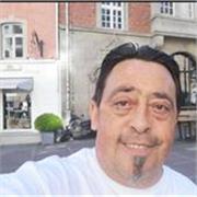 Ich kann Grammatikunterricht geben und das Lesen und Schreiben beibringen – alles online. Ich spreche recht gut Deutsch und Spanis