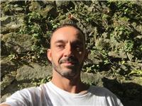 Percussionista musicoterapista impartisce lezioni di musica speciale, offre strategie di coaching musicale per educatori
