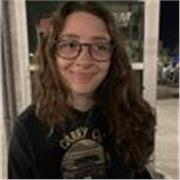 Studentessa del quinto anno di liceo linguistico con conseguito B2 di inglese, dà lezioni di inglese a elementari, medie e liceo
