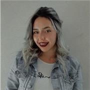 Cuido de niños y ayudo hacer las tareas del colegio