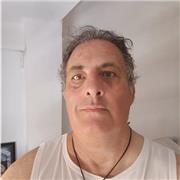 Aficionado a la música con experiencia tocando en grupos y en dar clases y desarrollo de composición