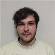 He dado clases particulares de electromagnetismo y de estadística. Estoy cursando tercero del grado de física