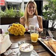 Ich biete Spanischunterricht an mit multikultureller Bildung (Südamerika und Spanien), Musik, Serien, Filme und vor allem Spaß!