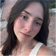 Profesora de ciencias y lenguas, soy muy responsable y organizada.