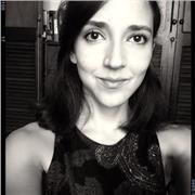 Profesora de arte experimental ofrece clases presenciales para niños de 5 en adelante