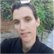 Profesora titulada de Máster en Dirección imparte clases en todas las materias relacionadas con la administración de empresas 