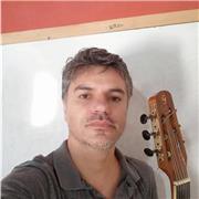Dou aulas de violão popular e clássico, nivel básico ,intermediário e avançado