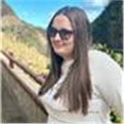 Estudiante de magisterio con bachillerato de ciencias de la salud terminado. 