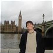 Soy un joven trilingüe que le gusta estar con niños, trabaje de monitor de comedor varias veces para cubrir bajas.