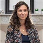 Diplômée d'un Master 2, Coach professionnelle, 
Professeur de français particulier 