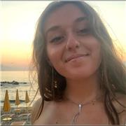 Studentessa secondo anno di liceo classico impartisce ripetizioni o aiuto compiti