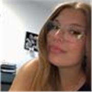 No tengo experiencia como profesora pero tengo el certificado B2 de inglés.