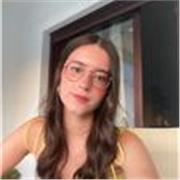 Dos estudiantes de filología hispánica y matemáticas, ideal para clases grupales de varias materias: mates, inglés, fyq, lengua
