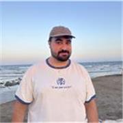 Graduado en Periodismo y especializado en un master de comunicación 