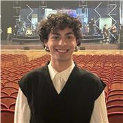 Offro ripetizioni di inglese per scuole medie e superiori. Livello CAE ed esperienza universitaria in Inghilterra per 3 anni