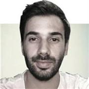 Profesor de Marketing especializado en el proceso de crear una marca y conseguir gran alcance.