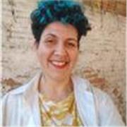¡Portugués para extranjeros! Soy brasileña y periodista cultural, que ha vivido y estudiado en países de habla hispana (Argentina, Colombia y actualmente España).