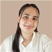 Giovane diplomata con 100 offre ripetizioni per elementari, medie e biennio superiori