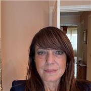 Offro lezioni individuali o a piccoli gruppi, sia a studenti che adulti,