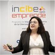 Docente en habilidades humanas, Inteligencia Artificial, liderazgo y capacitación de equipos.