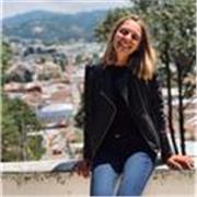 Soy profesora particular de inglés para niños/as de nivel primario. Me defino como paciente, creativa y comprometida. 