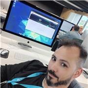 Llevo toda la vida con un ordenador en la mano o cerca. Nunca dejo de aprender cosas nuevas, lenguajes nuevos y siempre practico