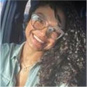 Profesora que imparte clases particulares de español a niños de todas las edades