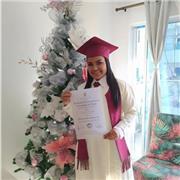 Puedo darle clases a estudiantes de preescolar y básica primaria 
Me defino como una persona alegre, cariñosa, responsable y estricta