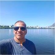 Hola Me llamo Dario soy argentino y vivo en Brasil, en Rio de Janeiro. Soy tutor de español on line para adultos y niños