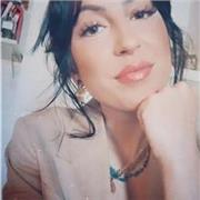 Soy coach de inteligencia emocional y de liderazgo. Tengo mucha paciencia y me encanta enseñar con distintas técnica. Hago también ejercicios de concentración. Puedo dar clases de inglés, lengua, filosofía, historia del arte, economía, fiscal, puedo enseñ