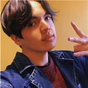 Profesor de guitarra y teoría musical que dicta clases a niños y jóvenes