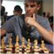 sono Giovanni Asperti, insegnante di scacchi (record ELO FIDE 2116) con esperienza di gioco da oltre 10 anni