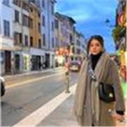 Studentessa al quarto anno di Farmacia, all'Università Statale di Milano