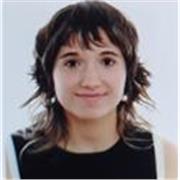 Persona titulada en inglés (nivel B2) con experiencia en clases particulares (niños y adolescentes).