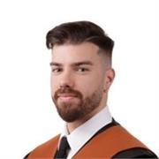 Ingeniero Químico y estudiante de Máster en la ULPGC imparte clases de Química en Las Palmas