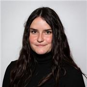 Professeure d'été polyvalente, offrant des cours de collège, lycée (toutes les matières) et licence en mathématiques et économie