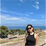 Profesora de español para extranjeros, adaptando mis clases a sus necesidades y al ritmo de aprendizaje de cada estudiante.