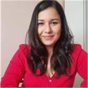 Profesora con título habilitante con experiencia vigente enseñando a jóvenes y adultos. 