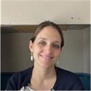 Infirmière depuis 10 ans, je donne des cours de soutien scolaire primaire et collège.