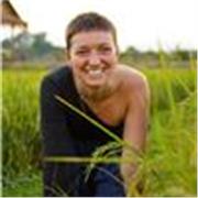 Entdecke deine innere Balance: Online Yogaunterricht mit Chiara.