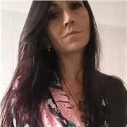 Diplomata Belle Arti impartisce lezioni di disegno e pittura